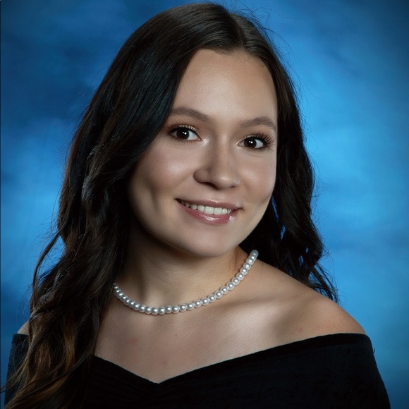 Meet your Posher, Taylor - Picture 3 of 4